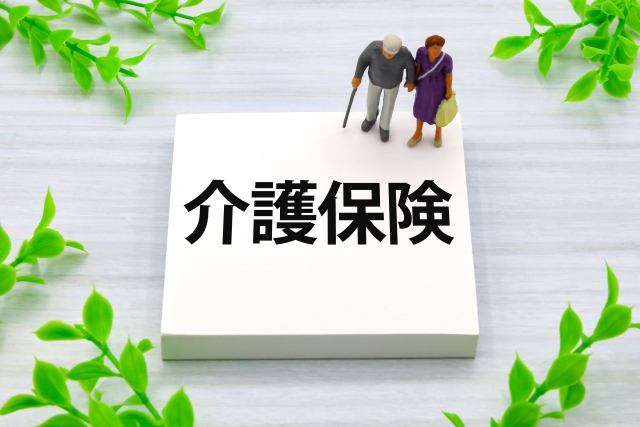 【現場目線で解説】介護保険、どう変わる？「給付と負担」3つの大論争が私たちに問いかけるもの