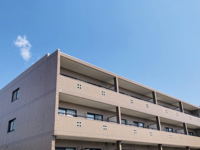 ケアプラン有料化へ!?住宅型有料老人ホーム「囲い込み」規制と2027年義務化への処方箋