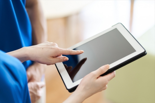 【速報】介護報酬+2.03%決定！賃上げ「最大1.9万円」の条件となるICT化と、今「定期巡回」が最強な理由